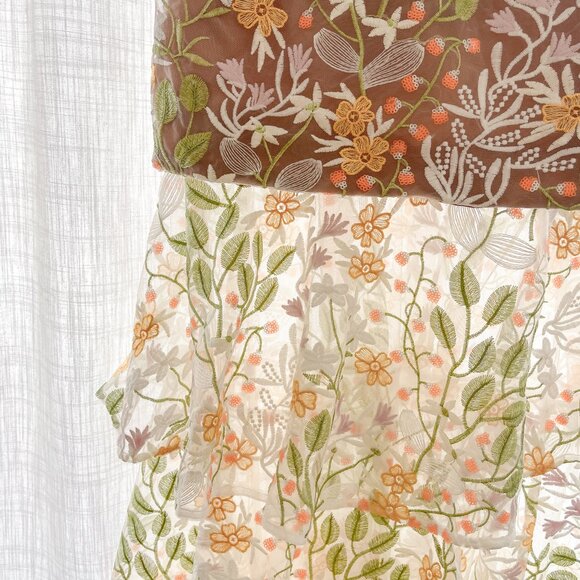 Elliatt EXPERIENCE TIERED MAXI DRESS IN MULTI worn once - Picture 9 of 11